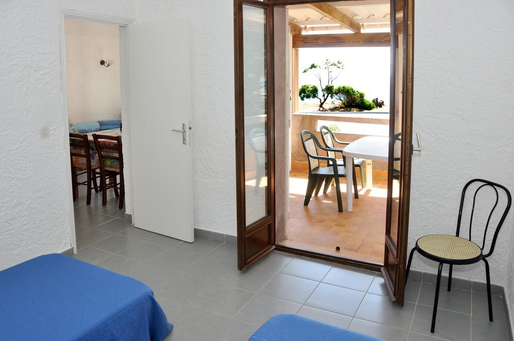 Sole E Mare Aparthotel Santa-Maria-Poggio  Quarto foto