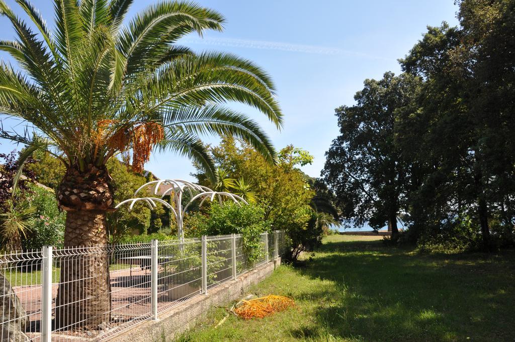 Sole E Mare Aparthotel Santa-Maria-Poggio  Exterior foto