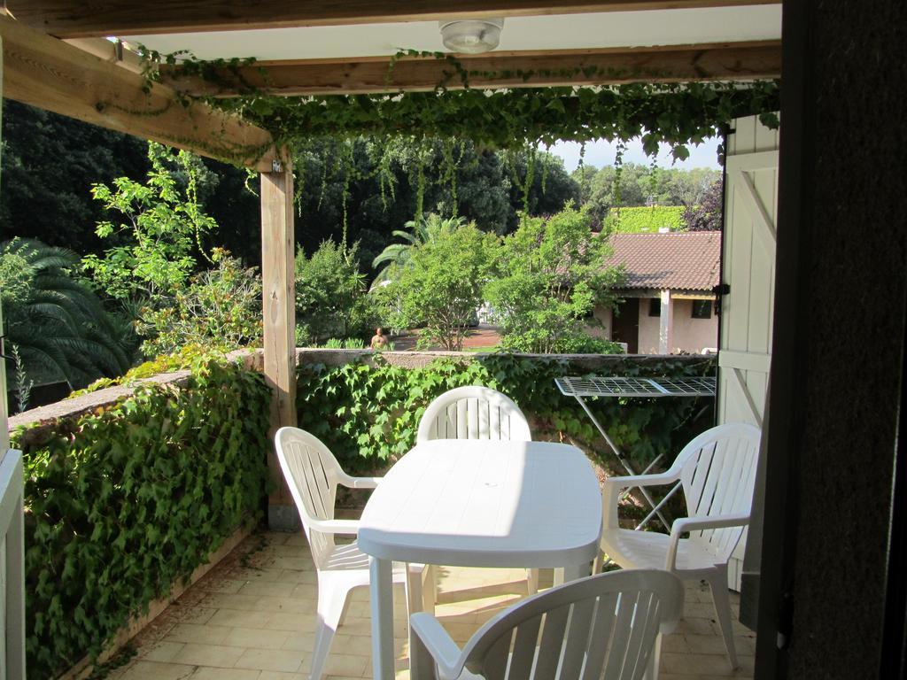 Sole E Mare Aparthotel Santa-Maria-Poggio  Quarto foto