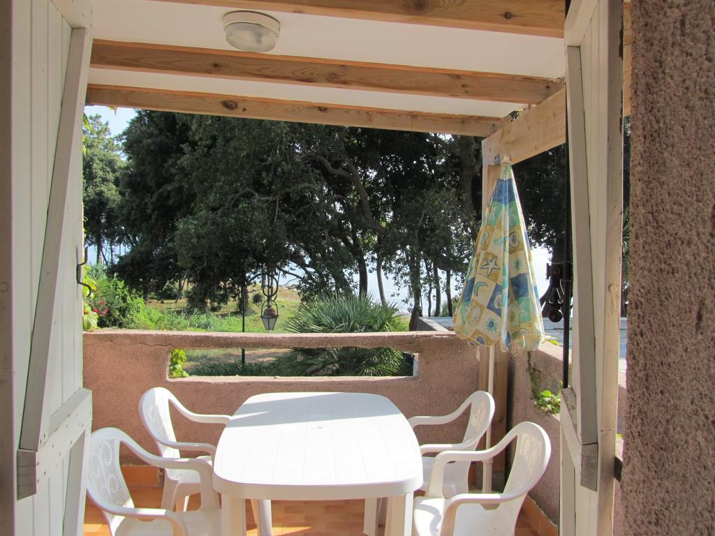Sole E Mare Aparthotel Santa-Maria-Poggio  Quarto foto