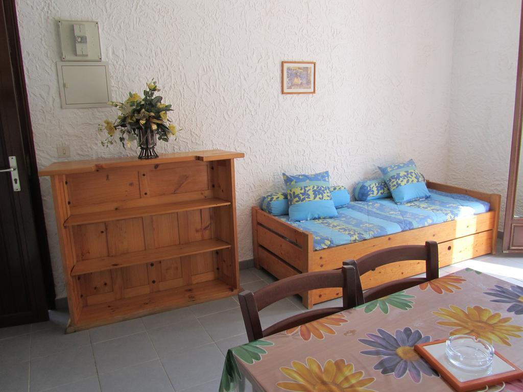 Sole E Mare Aparthotel Santa-Maria-Poggio  Quarto foto